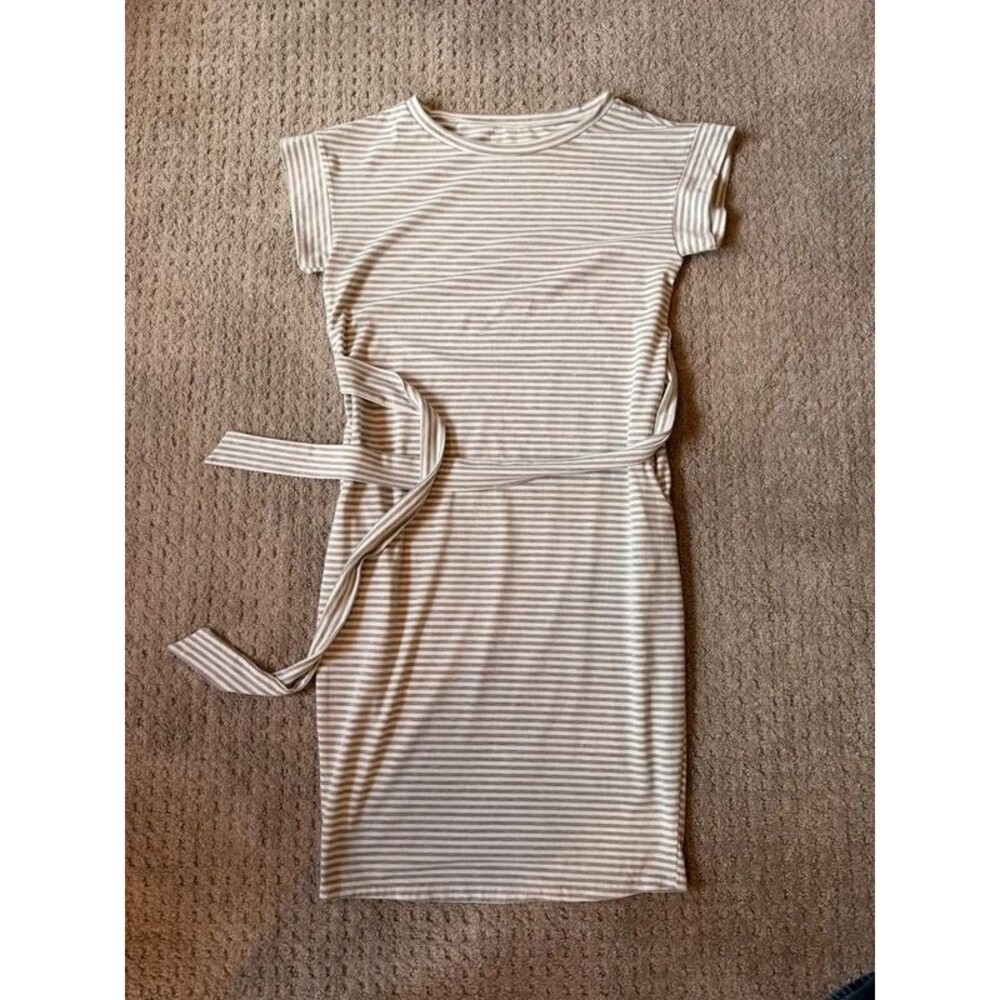 Merokeety Gray & White Striped Short Sleeve Belted Dress